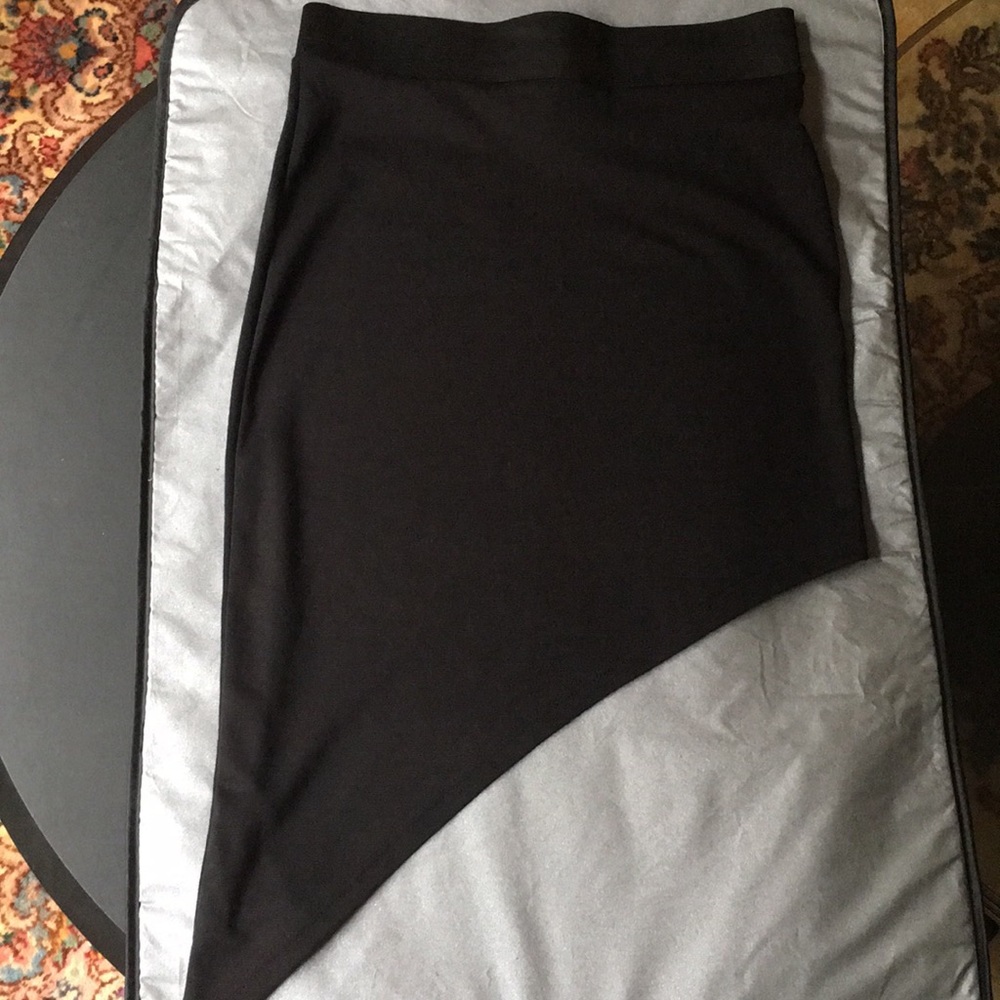 Asymmetric Stretch Skirt w/ Elastic Band